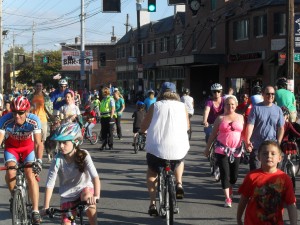 Bikers and walkers of all ages amassed in the middle of Bardstown Rd. in Louisville Oct. 16 for the second annual CycLOUvia.