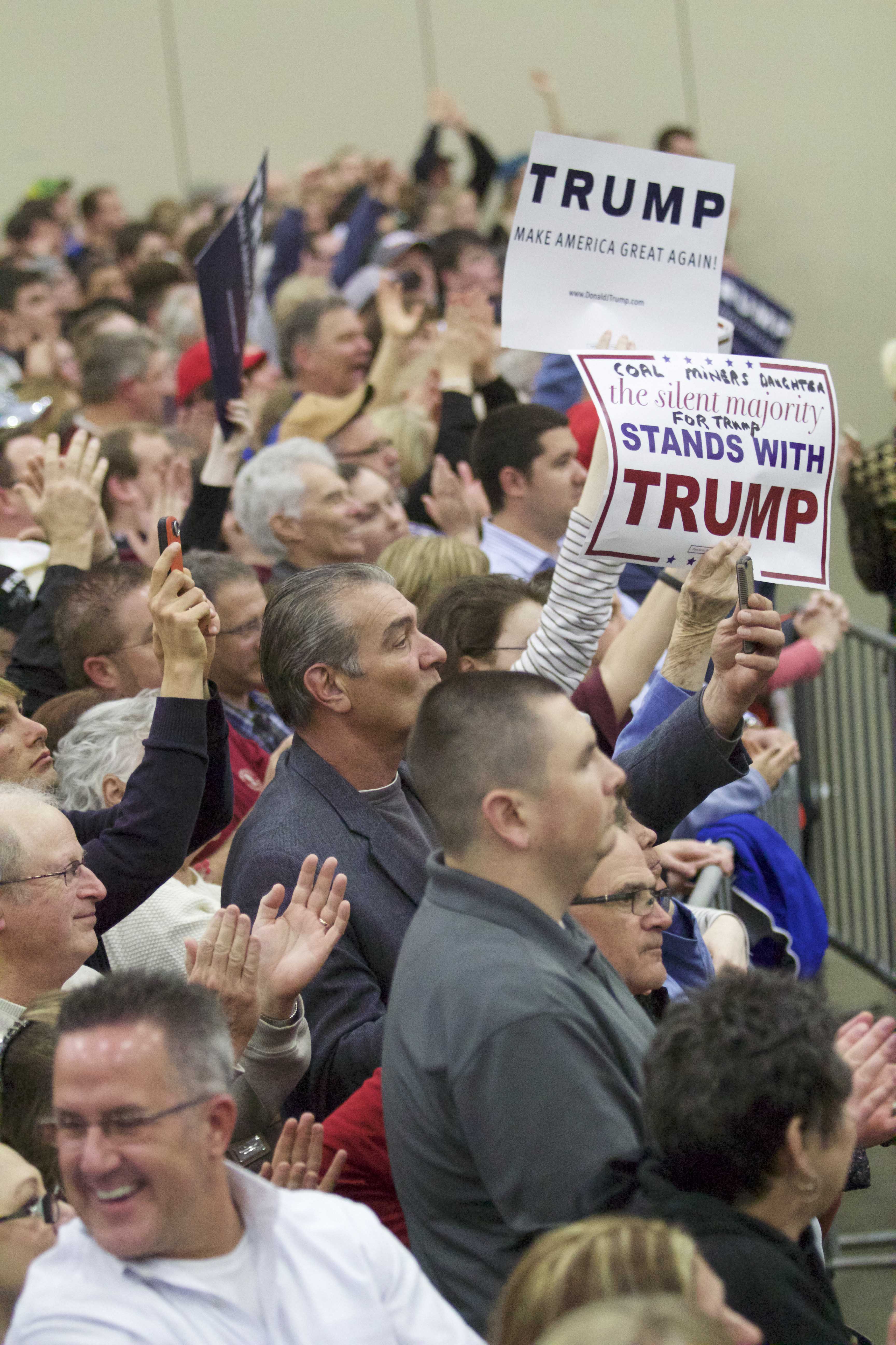 Trump+makes+campaign+trail+stop+in+Louisville+on+Super+Tuesday