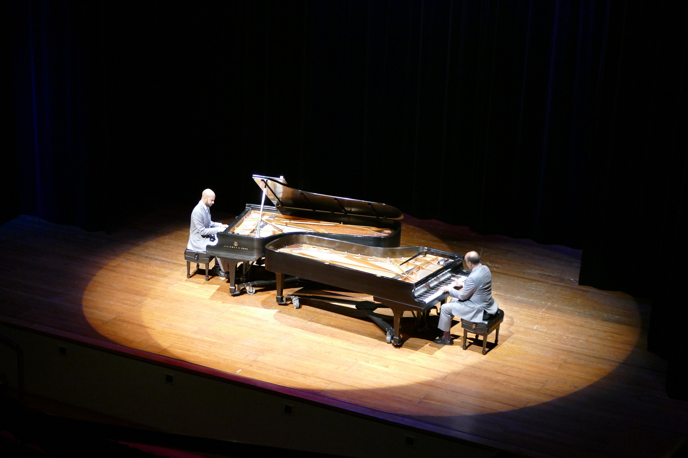 Dueling+Father-Son+Piano+Duo+Play+to+Inspire