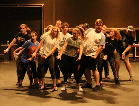 IUS theatre students rehearse for their upcoming production of “9 to 5: The Musical.”