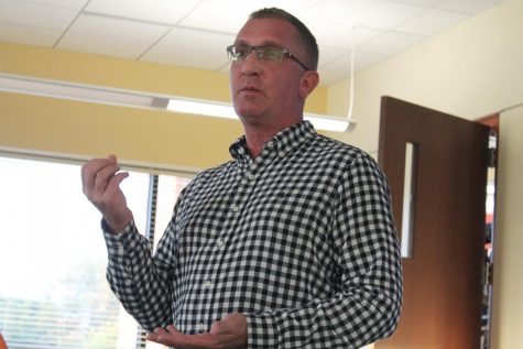 Michael Day, the head of personal counseling at IU Southeast, leads a discussion about suicide prevention.