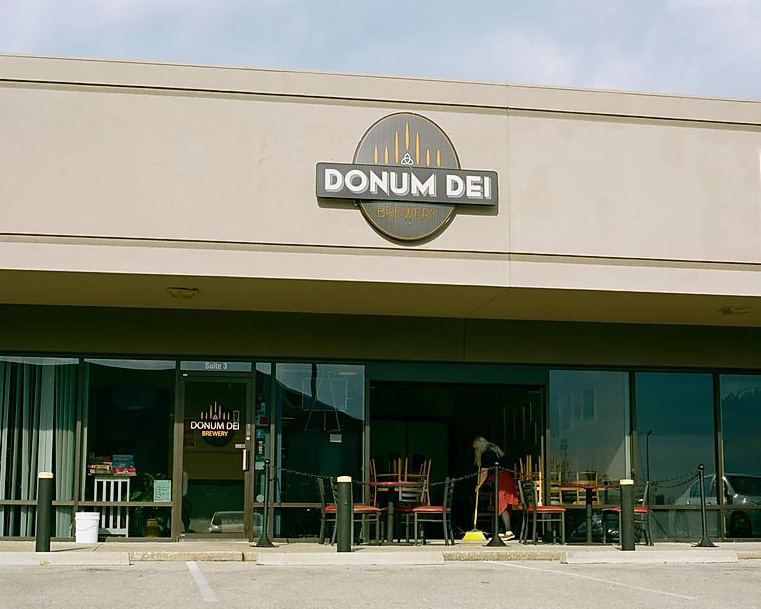 Donum+Dei%2C+a+brewery+located+in+New+Albany%2C+has+been+using+its+facility+to+make+hand+sanitizer+for+the+Floyd+County+community.