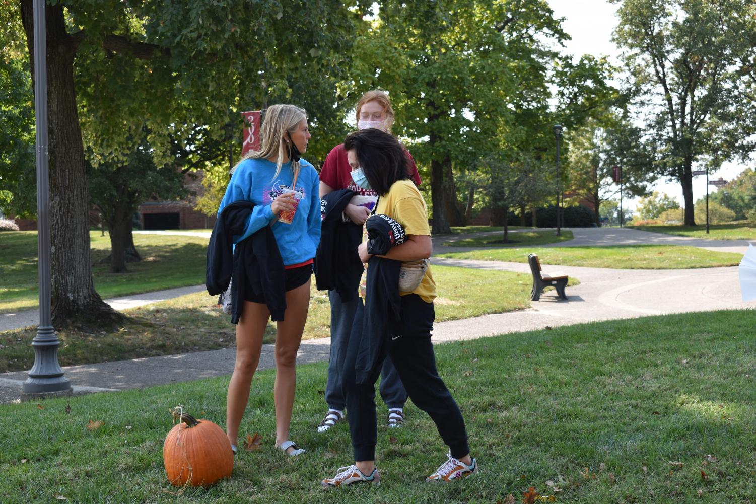 Photo+Gallery%3A+IU+Southeast+students+carve+out+time+from+classes+for+Take+and+Make+Pumpkin+Patch