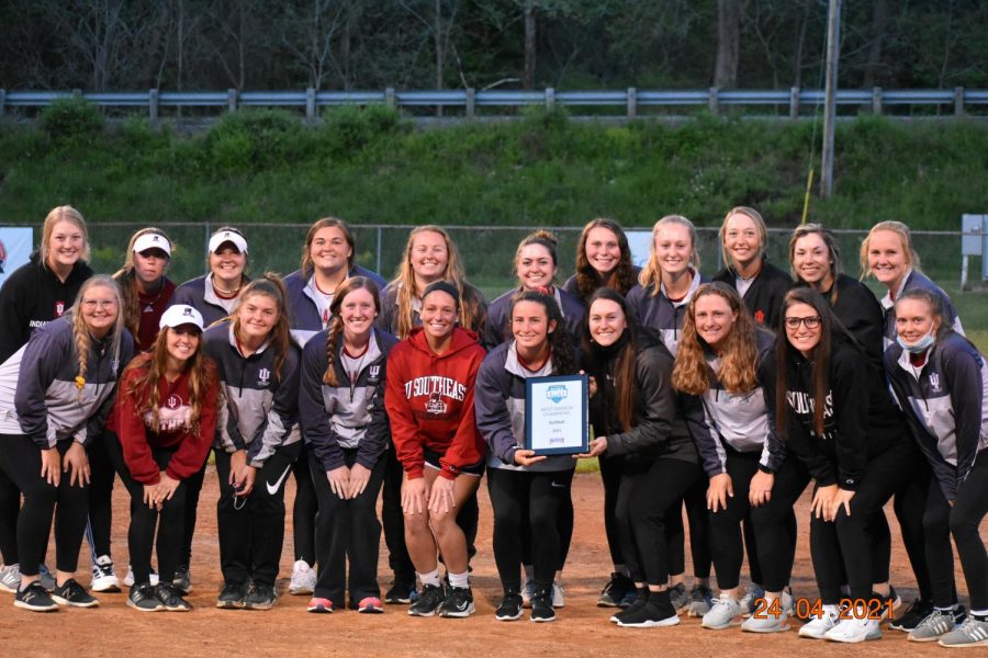 The IU Southeast Softball team poses after the Grenadiers garnered seven players to All-RSC Teams. RSC Pitcher of the Year Hannah Ogg, along with Erin Templeman, Kelsey Warman, Ellie Jackman, and Madeline Probus all made the All-RSC First Team while Miranda Miller and Lindsey Nelson earned All-RSC Second Team honors.