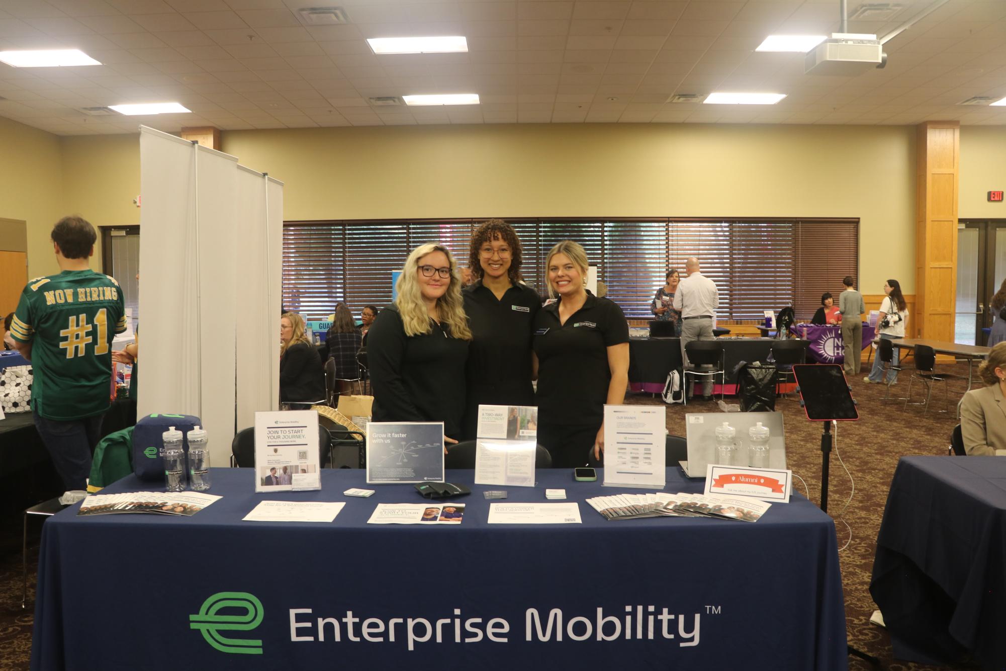 Career Fair gives students opportunity to practice elevator pitch
